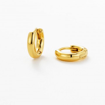 Earrings | Suri Huggie | Gold Earrings | Suri Huggie | Gold