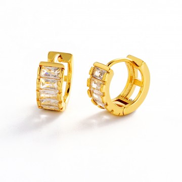 Earrings | Kira Huggie | Gold Clear